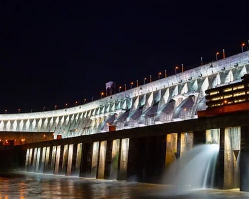 Itaipu Iluminada à noite — vista 2