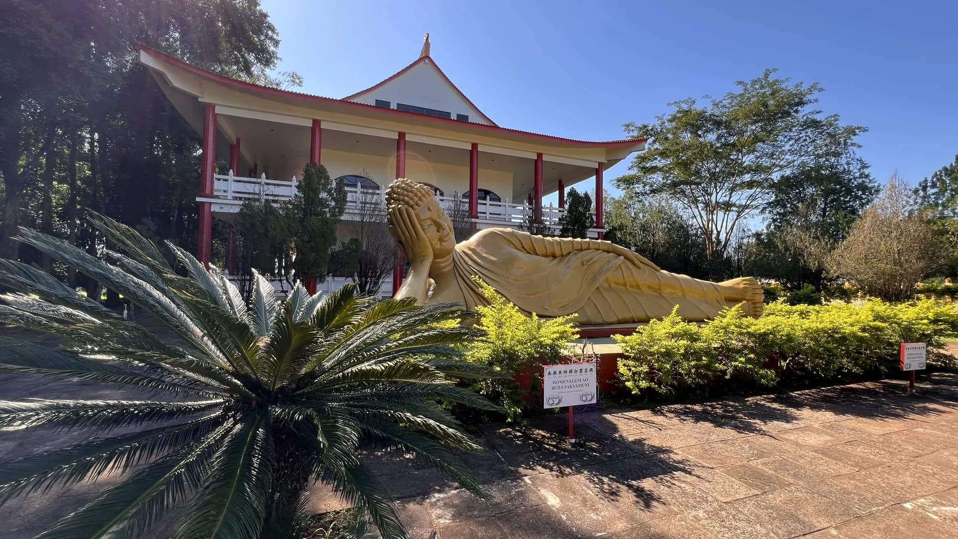 Buda Shakyamuni · Reclinado