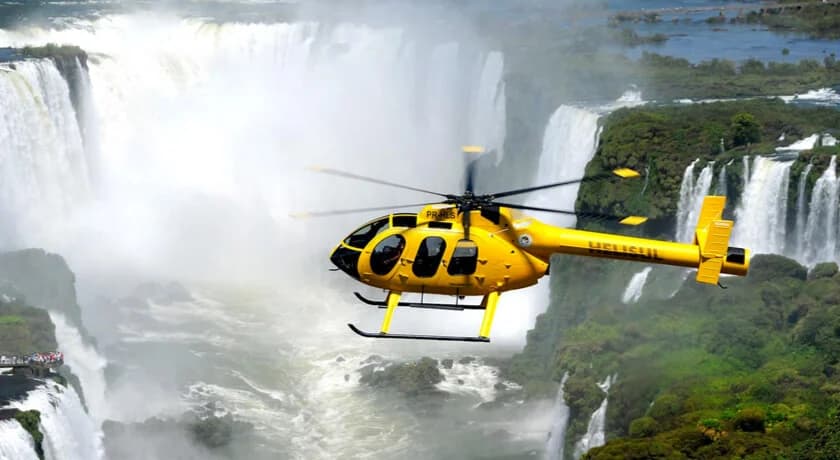 Helisul - voo panorâmico sobre Cataratas do Iguaçu