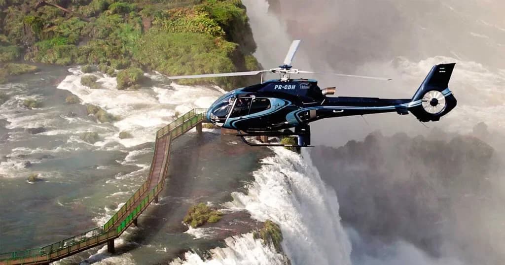 Vista aérea Cataratas pelo helicóptero Helisul