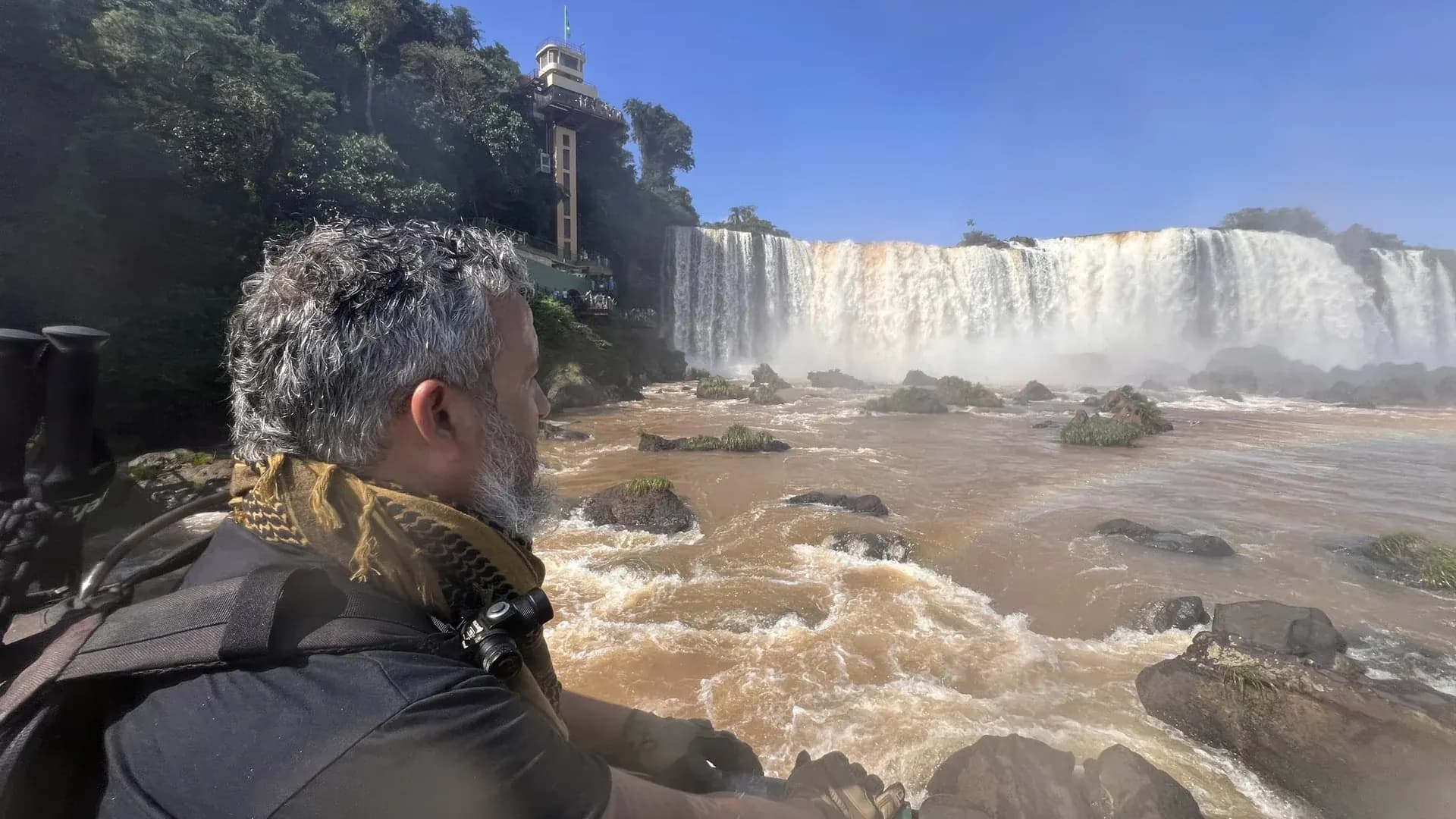 Cataratas do Iguaçu lado brasileiro — vista panorâmica da Garganta do Diabo com arco-íris