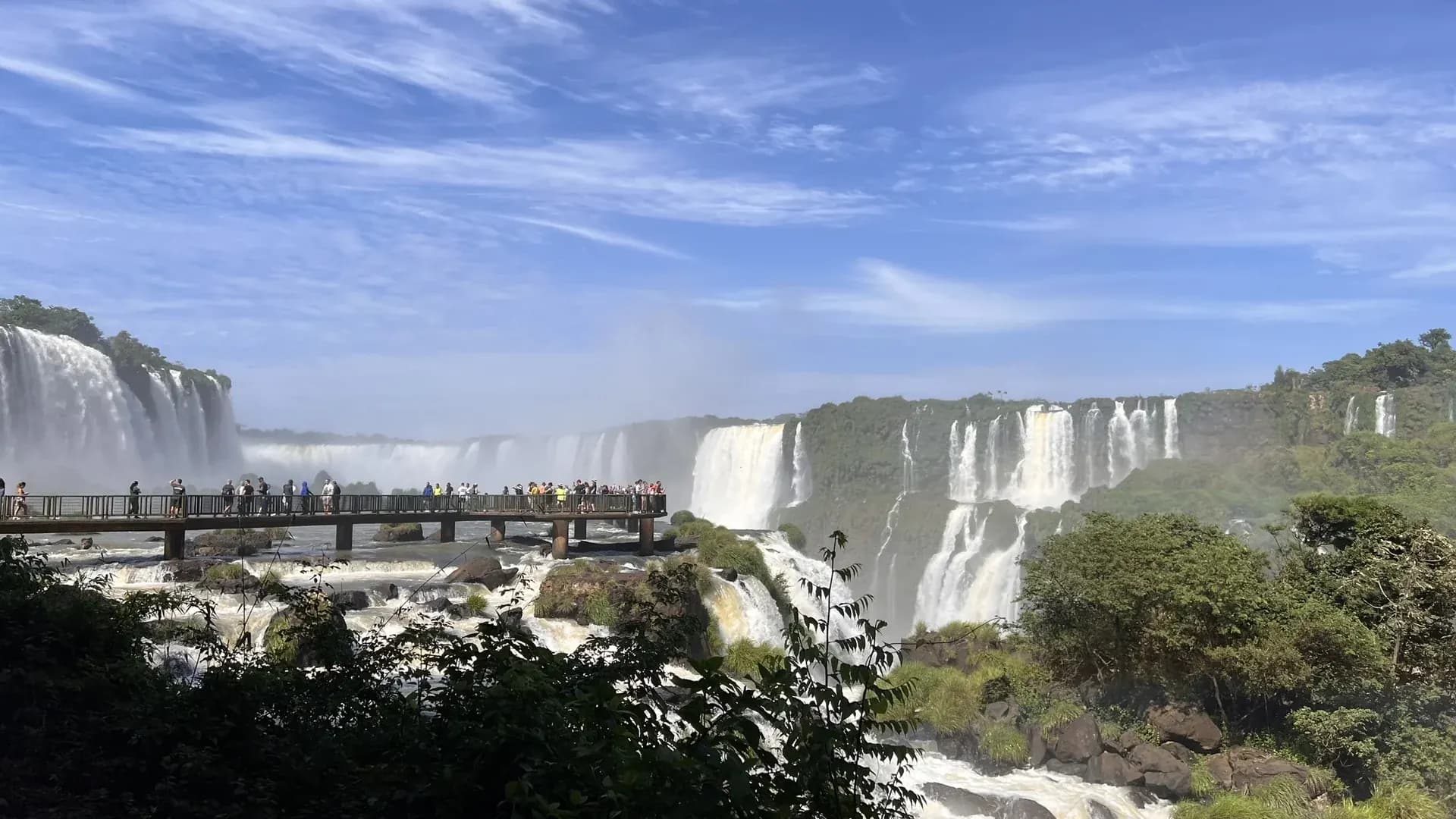 Cataratas do Iguaçu em março — transição do verão com volume ainda alto