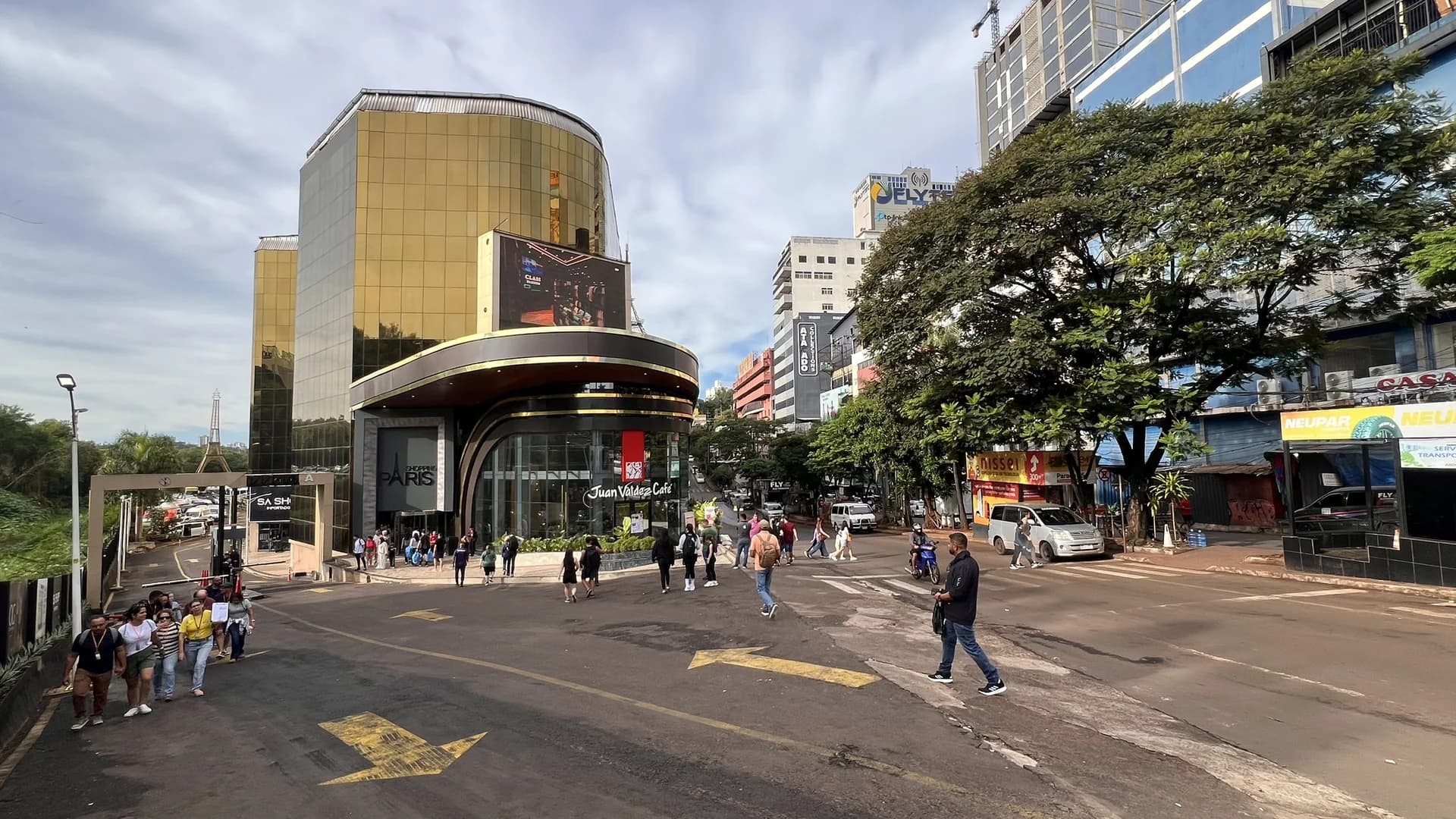 Shopping Paris — Ciudad del Este, Paraguai