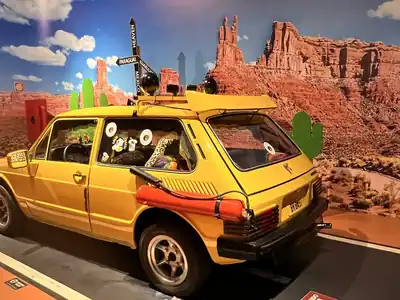 Movie Cars Wonder Park Foz do Iguaçu — cenários de cinema com carros icônicos como De Volta para o Futuro e Velozes e Furiosos