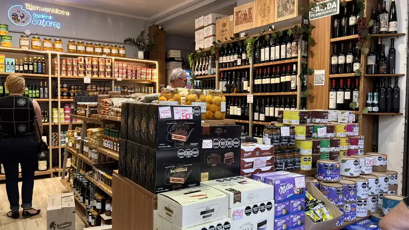Compras na Feirinha argentina · vinhos e queijos