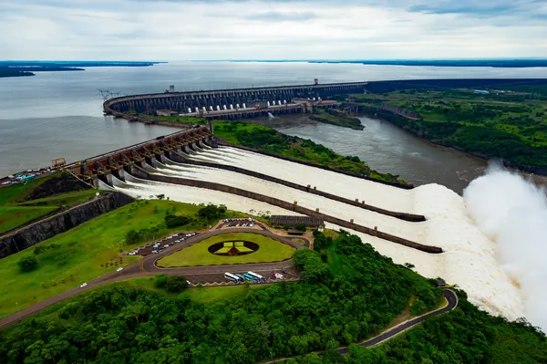 Itaipu Panorâmica em Foz do Iguaçu — enquadramento 4