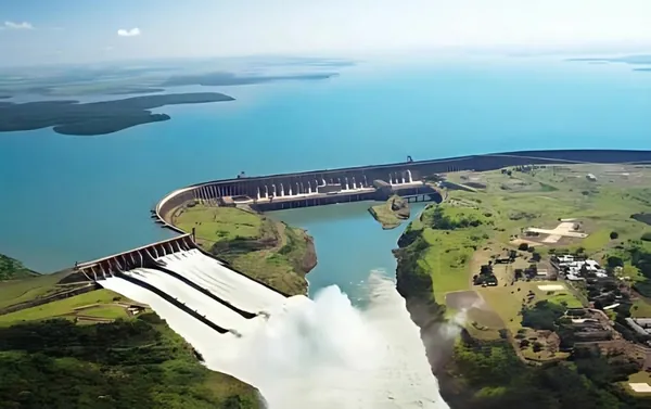 Itaipu — parada do roteiro City Tour Especial em Foz do Iguaçu